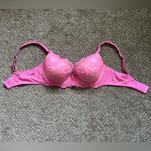 Victoria’s Secret Body by Victoria Size 34D Medium Pink Lace Lined Demi Bra Sexy
